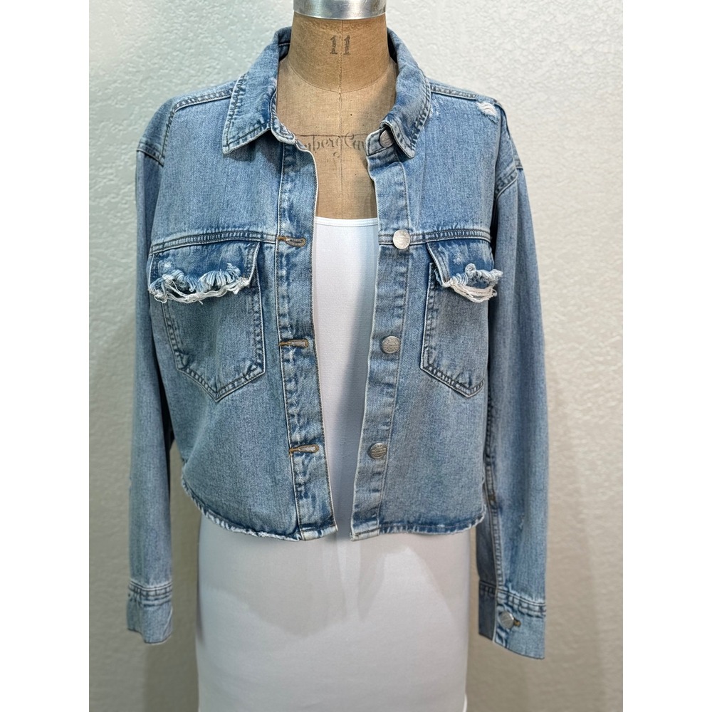 BBJ Los Angeles Distressed Light Wash Denim Jean Jacket Women's‎ Cropped Raw Hem
